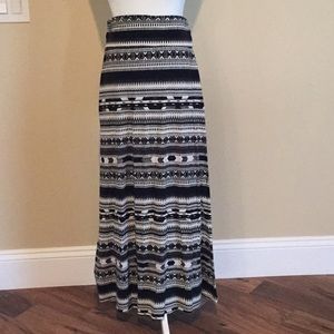 Mossimo Black/White Maxi Skirt